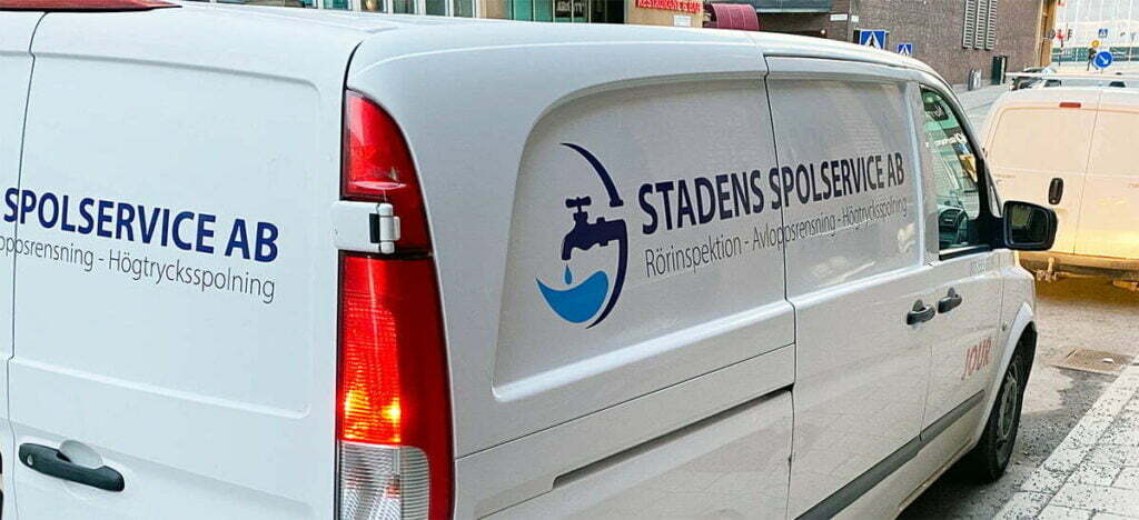 Stopp i avloppet i Södertälje - Södertälje lokala spolbil